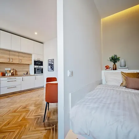Gem Stone Center Apartment
