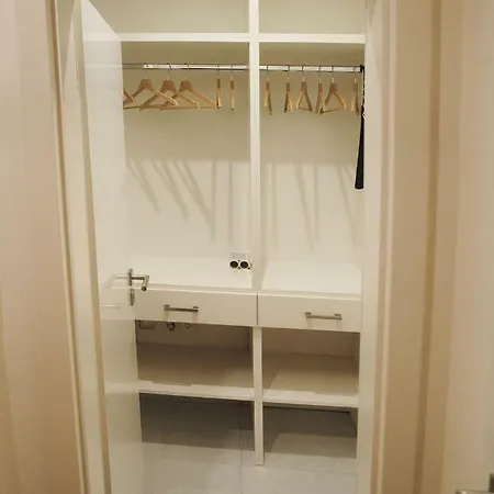Apartment Centre In Style *