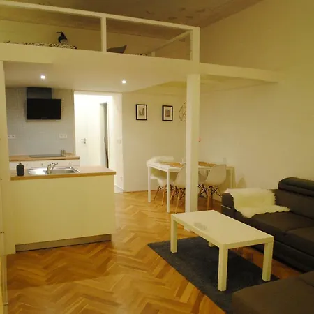 Gem Stone City Center Daire *